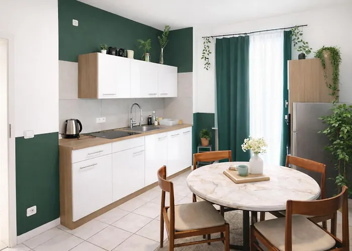 Near Station Apartamento